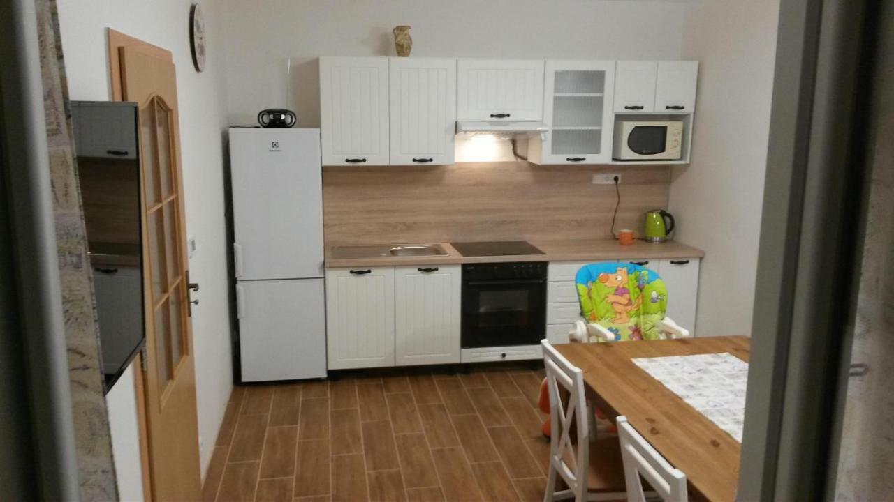 Apartman Pod Bozim Darem ヤーヒモフ エクステリア 写真