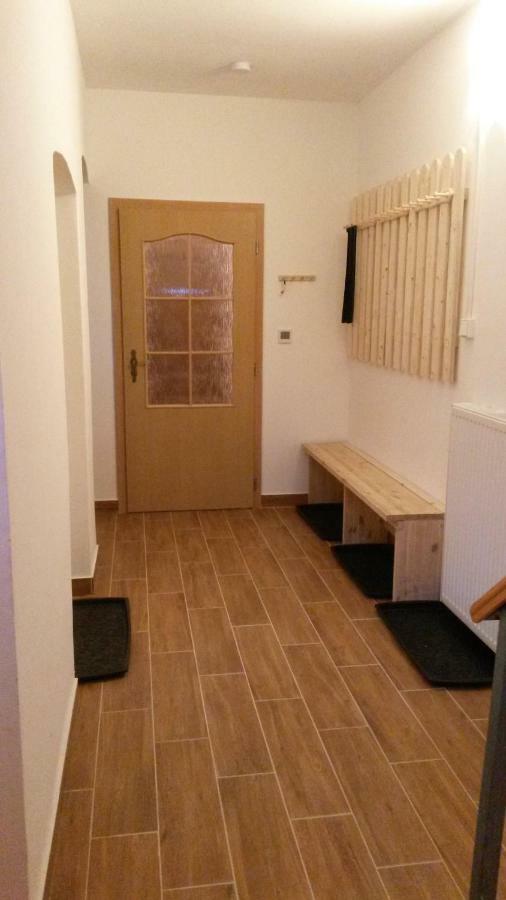 Apartman Pod Bozim Darem ヤーヒモフ エクステリア 写真